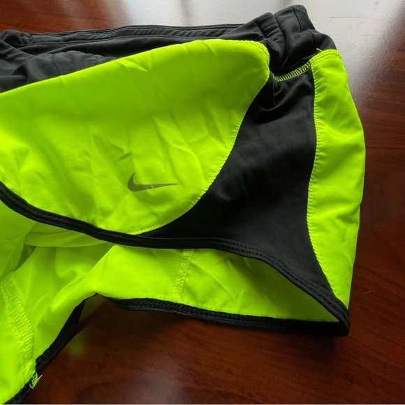 Nike shorts - Picture 2 of 9